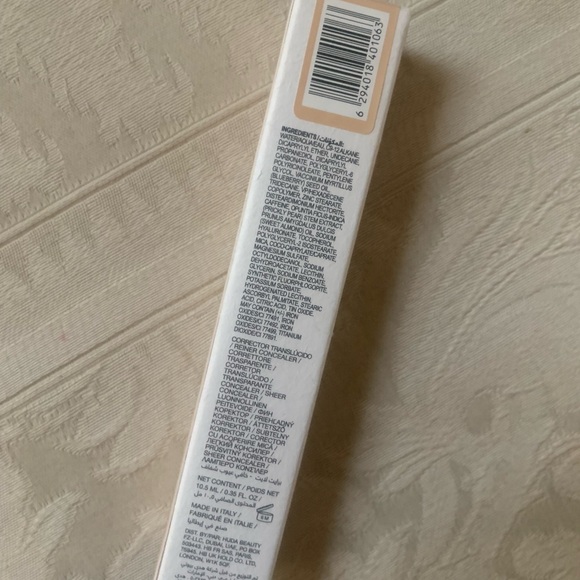 Huda Beauty Glowish Bright Light Concealer in Fair Cool 1.5 BNIB - Picture 6 of 8